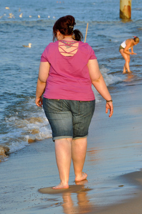 vollschlanke Frau am Strand