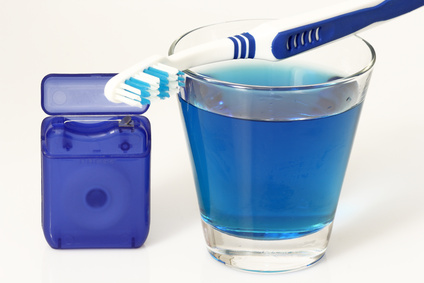 Zahnbürste, Zahnseide, Mundwasser