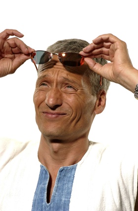 Mann mit Sonnenbrille