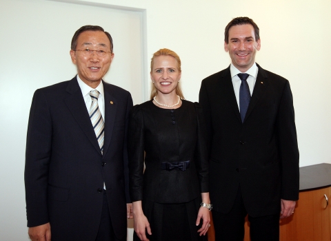 UNO-Generalsekretär Ban Ki-moon, Regierungsrätin Aurelia Frick und Regierungschef-Stellvertreter Martin Meyer