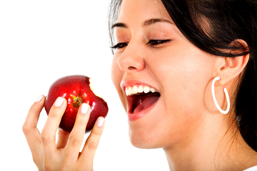 apfel beißen gesunde zähne