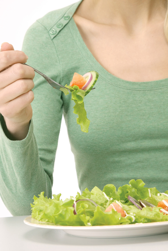 Vegane Ernährung: der Verzicht auf tierische Produkte kann zu Mangelerscheinungen führen